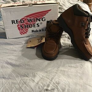 NIB RED WING SHOES STEEL TOE FOOTWEAR MEN’s Size 8